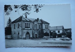 87 - Cpsm  SAINT-MATHIEU - La Mairie -auto Ancienne (Simca P60?) - Saint Mathieu