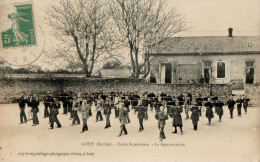 CPA  LOUE ,      école Supérieur ,un Cour De Gymnastique - Loue