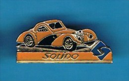 PIN´S //   . JOUET * SOLIDO * VOITURE MINIATURE - Jeux