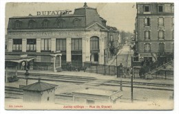 CPA Gare De Juvisy Sur Orge Rue De Draveil Bar Aux Deux Gares Et Galeries Dufayel - Juvisy-sur-Orge