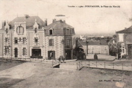 1360 - POUZAUGES - LA PLACE DU MARCHE - Pouzauges