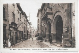 SAINT DIDIER EN VELAY - La Halle Et La Rue Centrale - Saint Didier En Velay