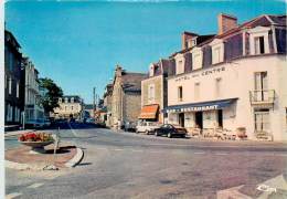 ROTHENEUF LE BOURG ET L'HOTEL DU CENTRE - Rotheneuf