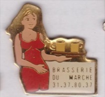 Brasserie Du Marché à Courseulles Sur Mer - Calvados , Pin Up - Steden