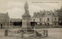 CPA MAYET , Le Monument Aux Morts Et La Place - Mayet