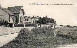 CPA - PREFAILLES (44) - Un Coin Du Village Et Chemin De La Source Par La Côte - Préfailles