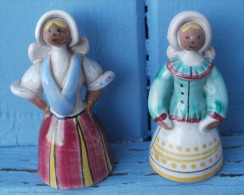 2 Figurines CZECHOSLOVAKIA Peint Main Hauteur 6 Cm - Personen