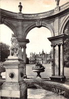 95.  ST-MARTIN-DU-TERTRE.  SANATORIUM Fernand BEZANçON.  LE CHÂTEAU, COLONNADES DE LA RETONDE. TRES GROS PLAN. - Saint-Martin-du-Tertre