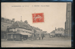 61 -- Briouze -- Place De L'Eglise - Briouze