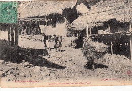 C.P. LAOS. COLLECTION RAQUEZ. FEMMES MEOS REVENANT DES RAÏS ( HUA PAHN) /448 - Laos