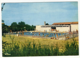 COUHE-VERAC. - La Piscine - CPM - Couhe