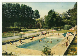 COUHE-VERAC. - Camping "Les Peupliers" - La Piscine - CPM - Couhe