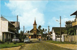 SAINT-LAURENT DU MARONI (Guyane Française) - CP - Place De L'Eglise + Voitures Renault 8 Et Opel Comodore - Saint Laurent Du Maroni