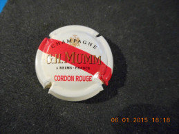 6 Capsules De Champagne G.H. MUMM - Bandeau Rouge Sur Fond Crème (cordon Rouge En Rouge) - Mumm GH