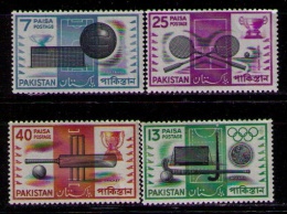 PAKISTAN 1962 - DEPORTES - YVERT 162-165 - Badminton