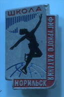 FIGURE SKATING - School, Soviet Union Russia, Vintage Pin, Badge - Pattinaggio Artistico