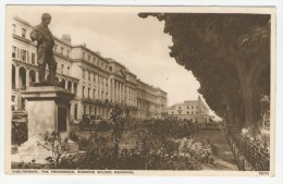 Gloucestershire           Cheltenham           The Promenade, Showing Wilson Mémorial - Cheltenham