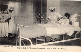 PARIS HOPITAL ECOLE DE L´UNION DES FEMMES DE FRANCE UNE CHAMBRES INFIRMIERES  MALADE - Santé, Hôpitaux