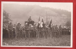 NK-05  Militär Militaires Carte-Photo Présentation Des Drapeaux, Fanfare Militaire. Non Circulé - Sent