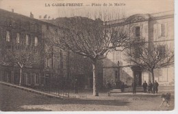 CPA La Garde-Freinet - Place De La Mairie (avec Petite Animation) - La Garde Freinet