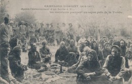 CPA SERBIE - Campagne D´Orient 1914-1917 - Après L´enterrement D´un Serbe à X... Les Assistants Prennent Un Repas Près D - Serbien