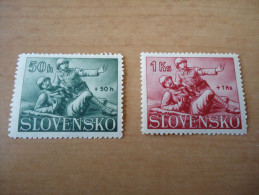 Slowakei:  2 Werte  Soldatenszene - Unused Stamps