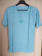 T-SHIRT Turquoise Broderies Perles - Tee-shirt 38/40 - Other & Unclassified