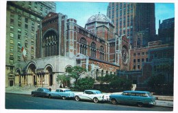 US-578    NEW YORK : St. Bartholomew's Church ( With Old American Cars) - Églises