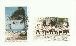 Iles Caïmans N°678, 682 Côte 2.40 Euros - Caimán (Islas)