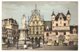 MALINES   ---  Monument De Marguerite D' Autriche - Hôtel De Ville Et Anciennes Halles Aux Draps - Machelen