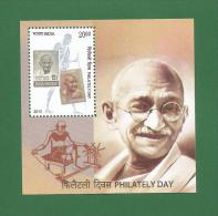INDIA 2013 Inde Indien - PHILATELY DAY MAHATMA GANDHI - M/s MNH ** - STAMP ON STAMP KHADI COTTON CHARKHA - As Per Scan - Neufs