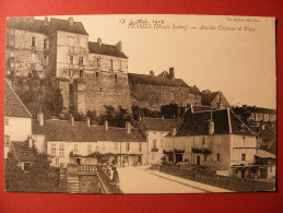 CPA Pesmes (70) - Ancien Château Et Place - Pesmes
