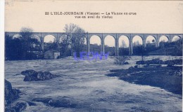 CPA  De L' ISLE-JOURDAIN   (86) - La Vienne En Crue Vue En Aval Du Viaduc N° 22 - L'Isle Jourdain