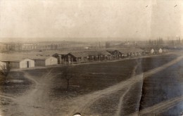 CPA 1101 - MILITARIA - Carte Photo Militaire - Camp De Prisonniers ?? Non Situer - Guerra 1914-18