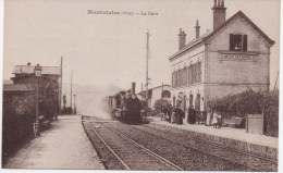 MONTATAIRE  LA GARE  AVEC UN TRAIN - Montataire