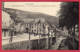 15 CHAUDESAIGUES - Le Rémontalou Et Place Du Gravier - Otros Municipios