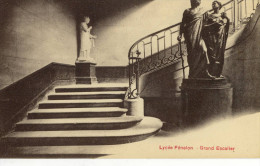 CPA (theme Paris Grandes Ecoles) LYCEE FENELON  Grand Escalier  2 Rue De L Eperon Paris 6e - Enseignement, Ecoles Et Universités