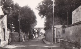 Maurecourt 78 - Rue De Paris - Vierge Et Viaduc - Combier - Cachet Maurecourt 1956 - Maurecourt