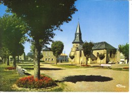 Laurière  -  La Place De Generale Thomas Et L'Eglise  -  CPSM - Lauriere