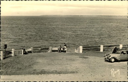 THARON PLAGE L ESPLANADE VERS LE LARGE - Tharon-Plage