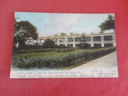 Rotograph---  Florida> Palm Beach Hotel Royal Poiciana   Garden & Colonnade  - Reference 1676 - Palm Beach