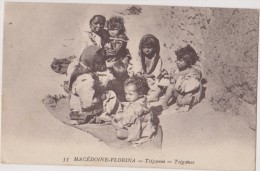 Cpa,grèce,greece,Macédoin E    Florina ,en 1918,une Famille Tzigane, Grecia,griechenland,gitan E,enfant,bonne Mere - Greece
