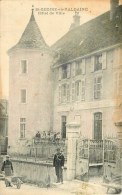 38 - St-Geoire-en-Valdaine - Cpa Animée - Hôtel De Ville - Isère - Voir Scans - Saint-Geoire-en-Valdaine