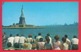 159918 / New York Harbor - THE STATUE OF LIBERTY LOCATED ON LIBERTY ISLAND - United States Etats-Unis USA - Estatua De La Libertad