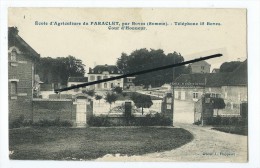 CPA - Ecole D´Agriculture Du Paraclet, Par Boves - Cour D'Honneur - Boves