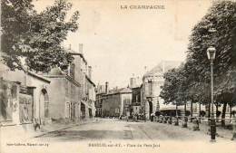 CPA - MAREUIL-sur-AY (51) - La Place Du Petit-Jard - Mareuil-sur-Ay