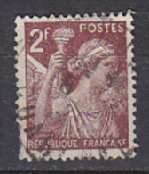 M0525 - FRANCE Yv N°653 - 1939-44 Iris