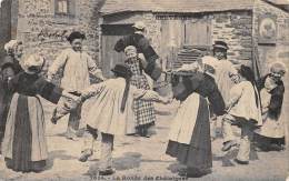 Bretagne    (22)   La Ronde Des Châtaignes. Enfants Dansant - Bretagne