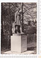 BARENTIN  -   Stade Municipal  -  Statue De  " La Sportive " - Barentin