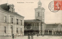 CPA PONTVALLAIN , Place De L'église - Pontvallain